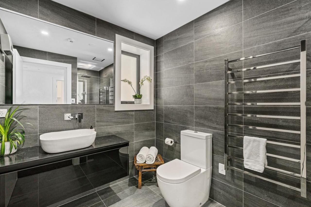 Luxurious Lakefront Penthouse واناكا المظهر الخارجي الصورة
